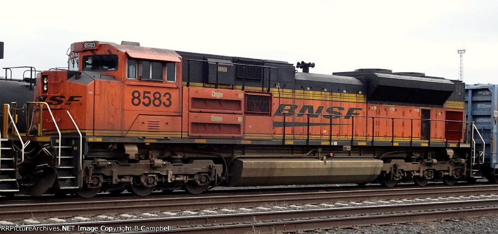 BNSF 8583